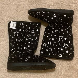 NWT Black Faux Suede Star Print Fleece Lined Boots Youth Girls 4